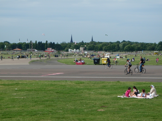 sur les pistes de l'ancien aéroport de Tempelhof